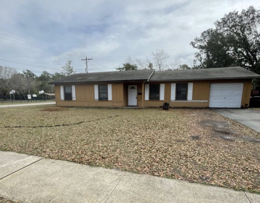 3003 Beachwood Blvd before renovation