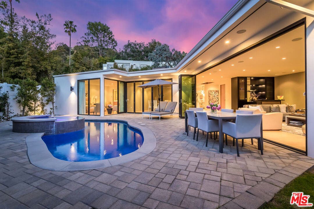 Beverly Hills photo 2