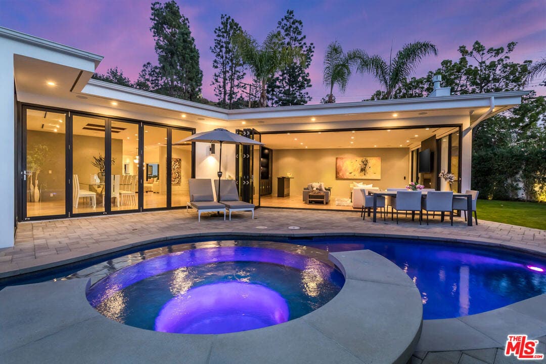 Beverly Hills photo 8