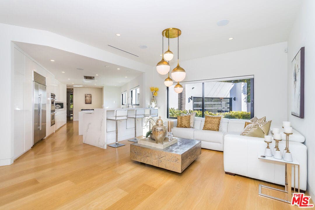 Beverly Hills photo 9