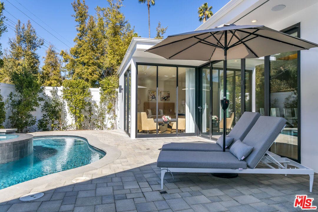 Beverly Hills photo 13
