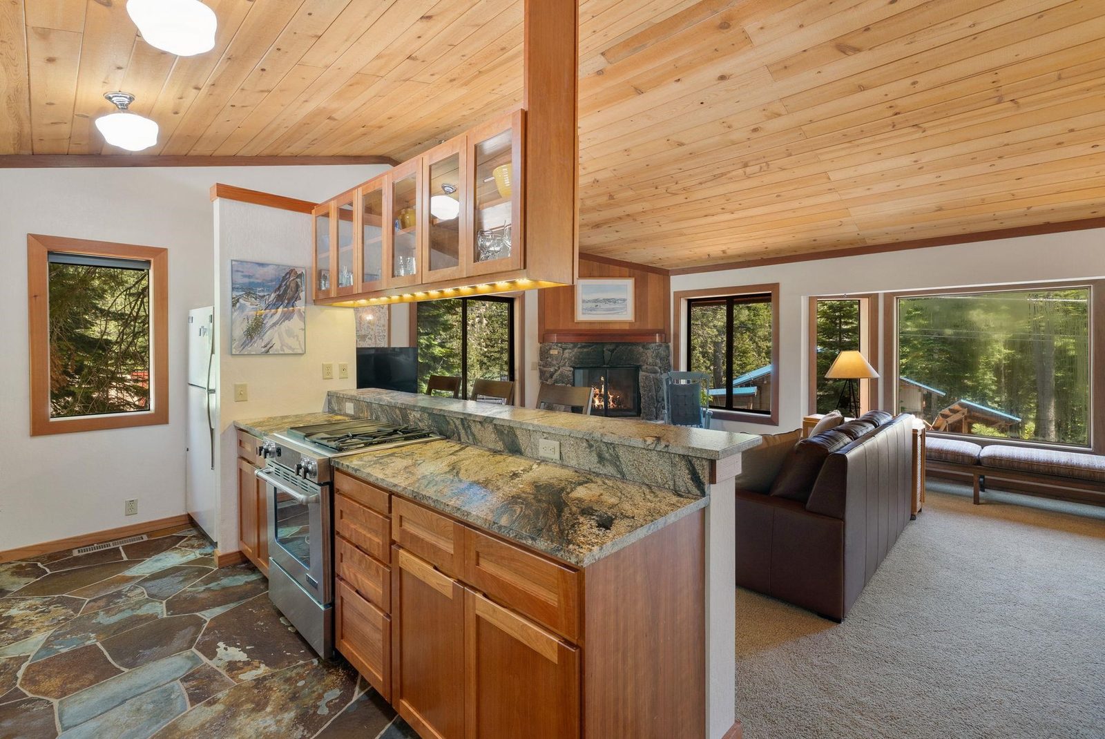 121 Tiger Tail Road — photo 3