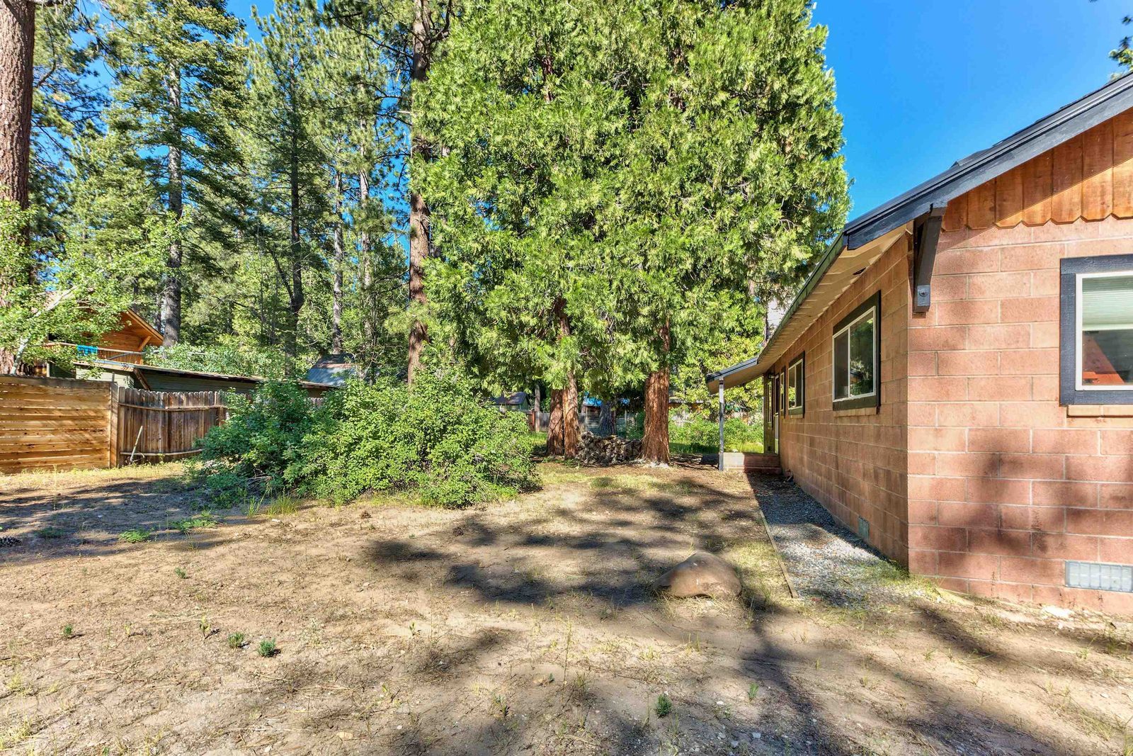 2595 Lake Forest Road — photo 21