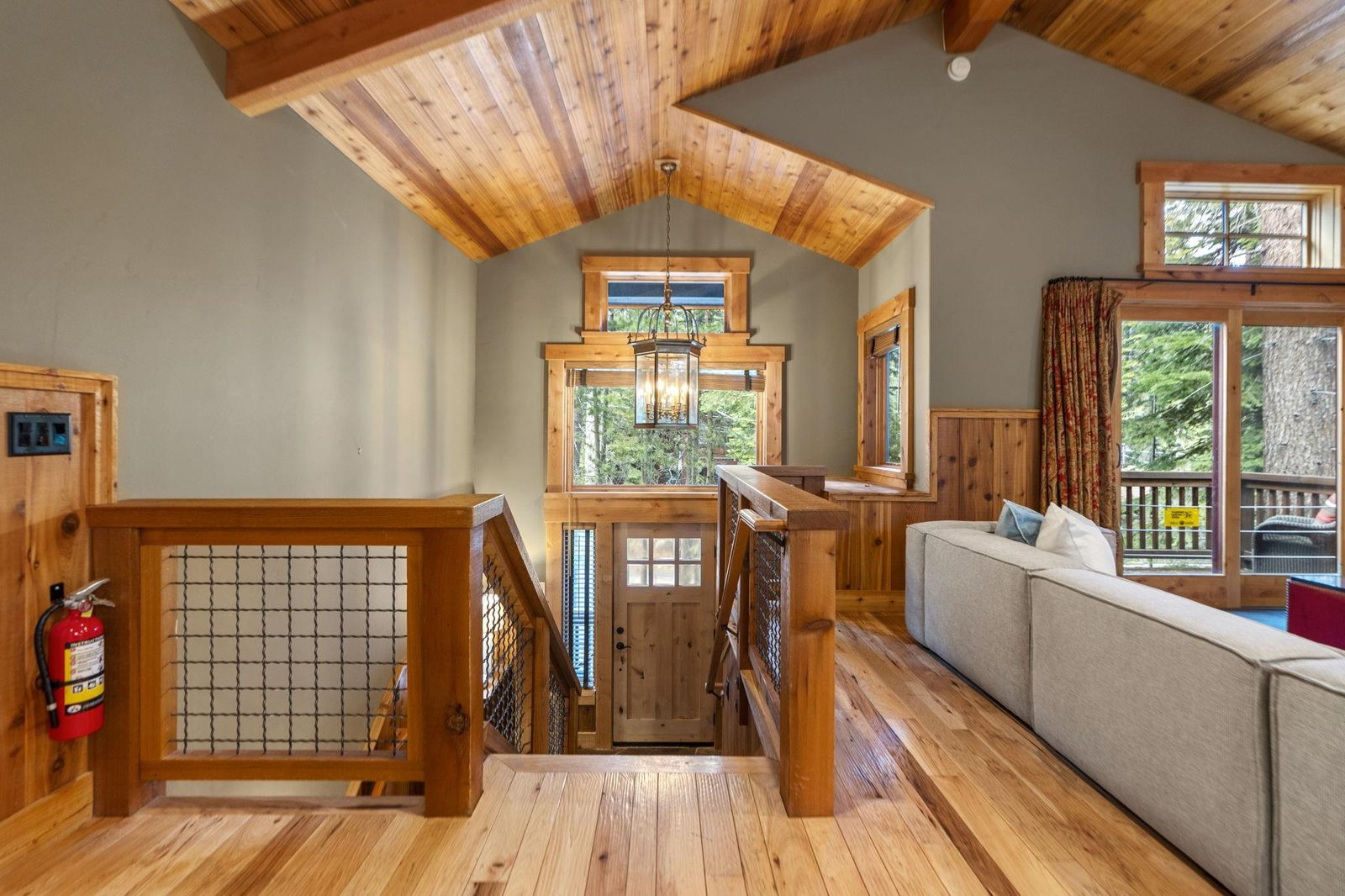 735 Cascade Circle — photo 3