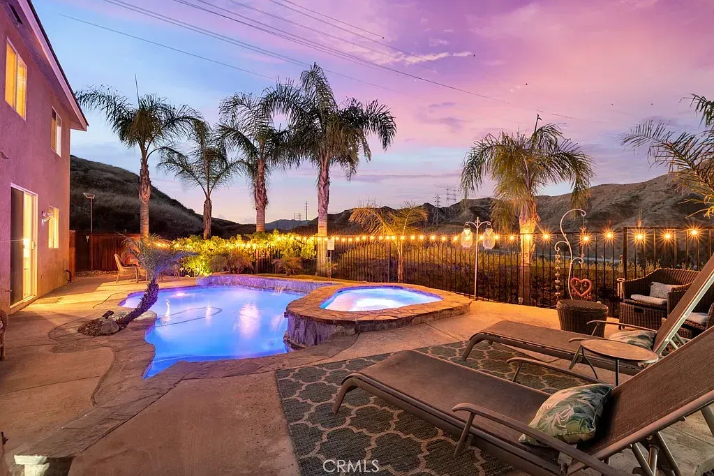 Buying a Home in Saugus, CA