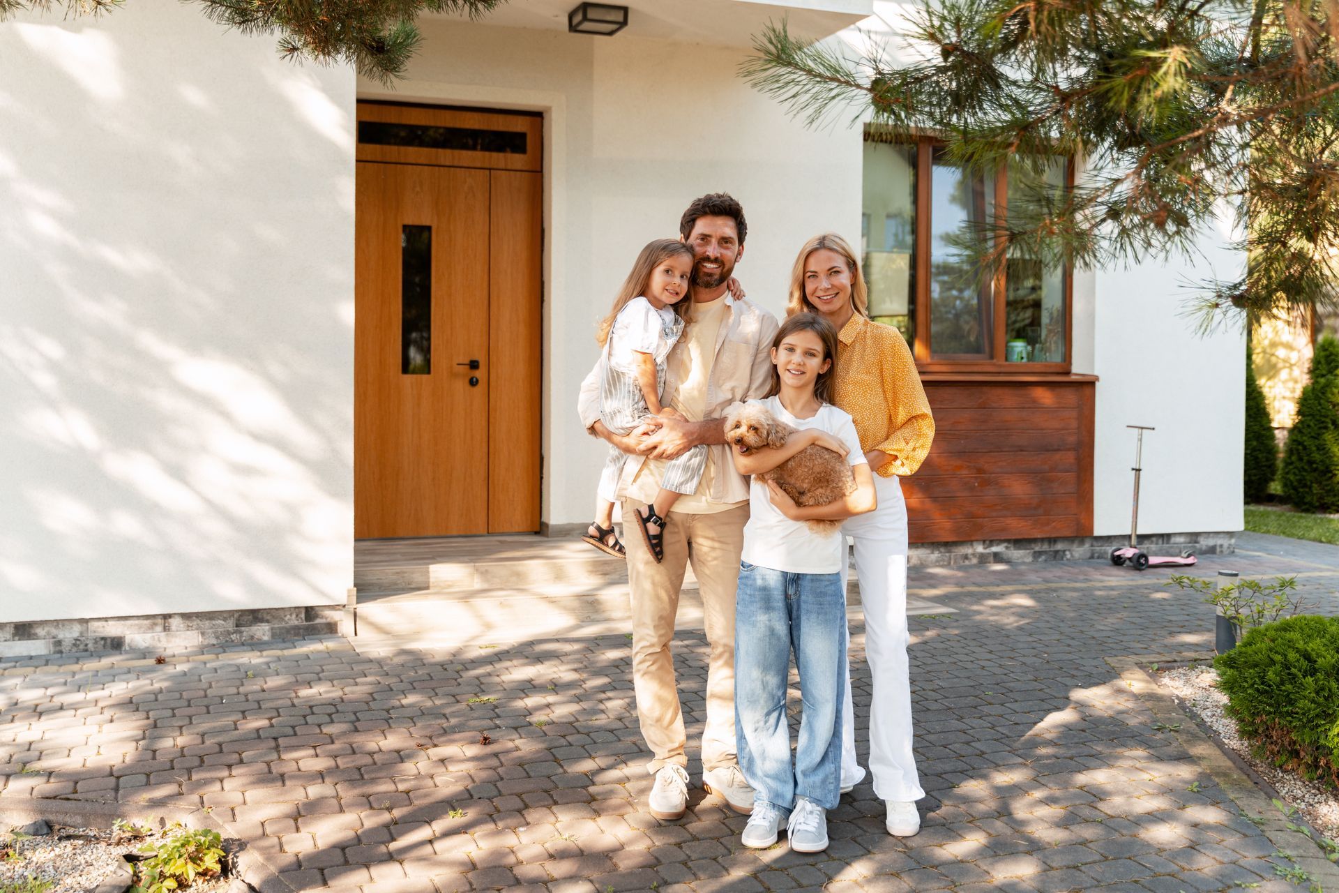 Find Your Home in Tarzana with Racquel Wilder Realty