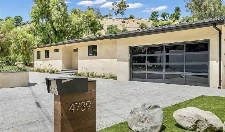 Tarzana homes for sale
