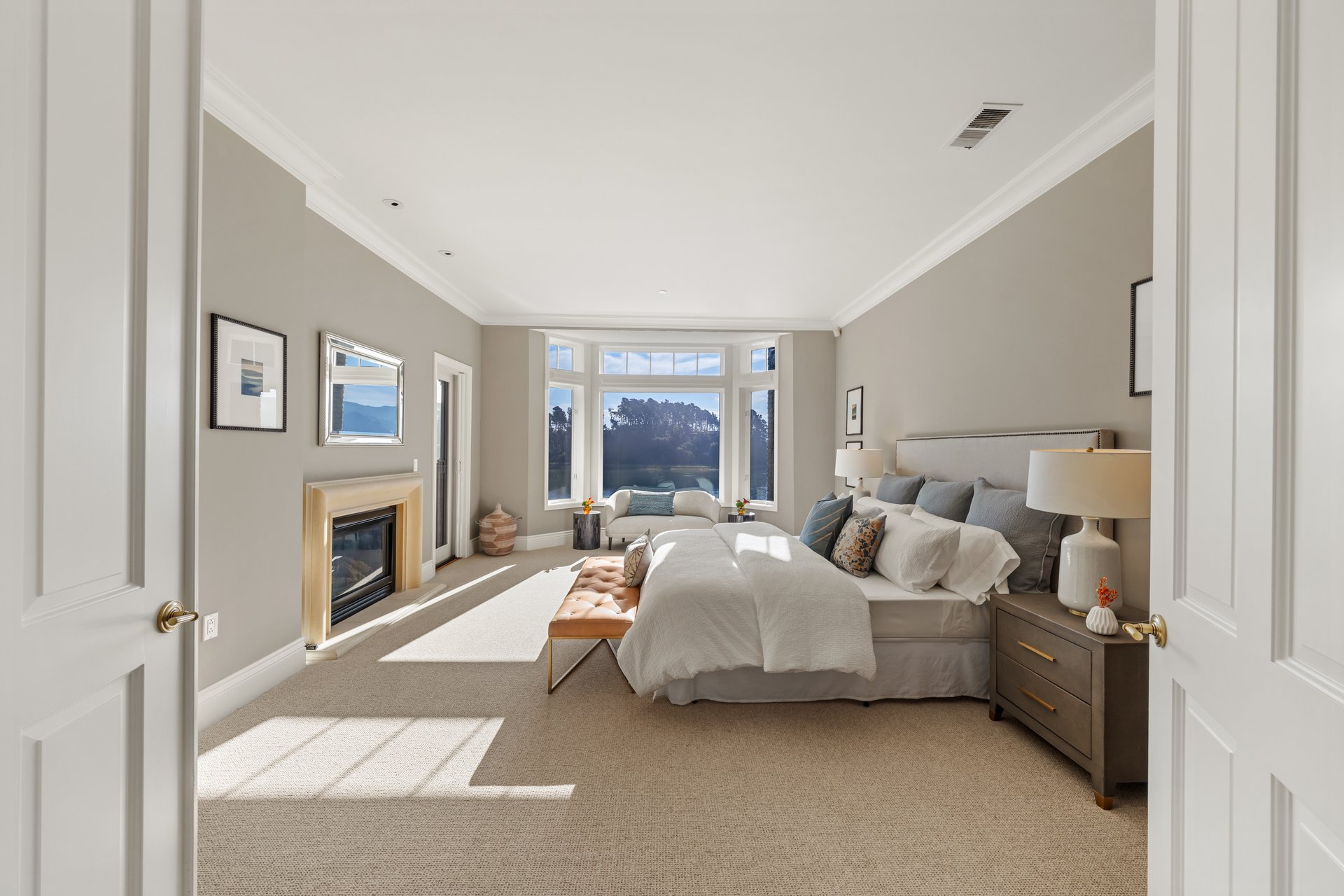 87 De Silva Island Drive