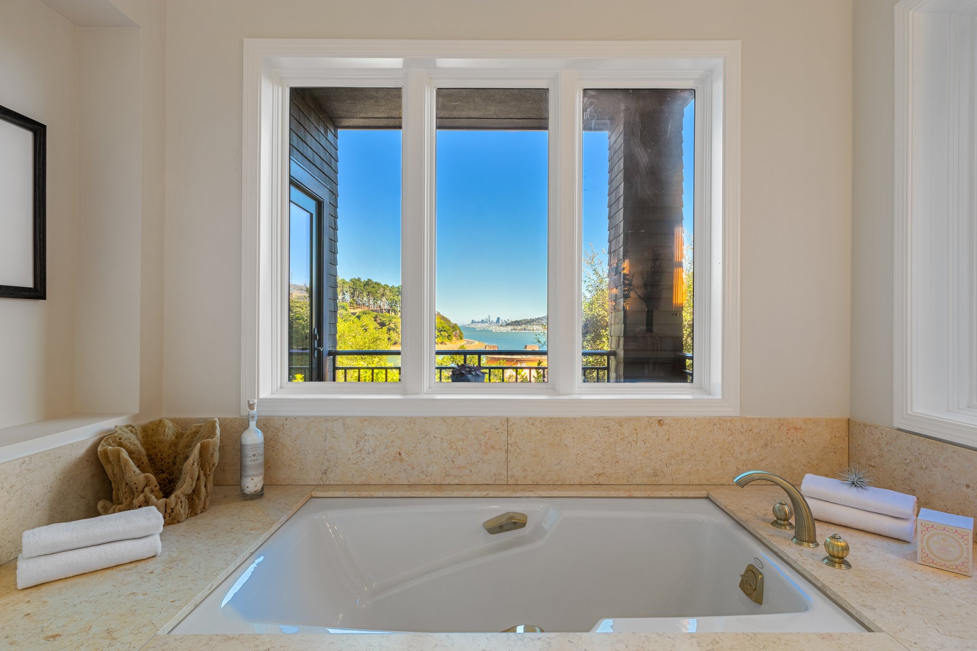 62 De Silva Island Drive