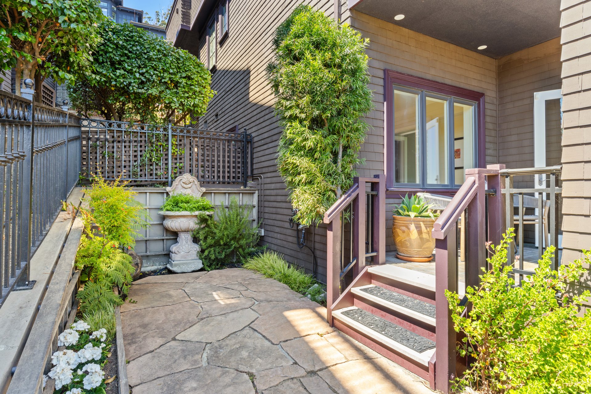 62 De Silva Island Drive
