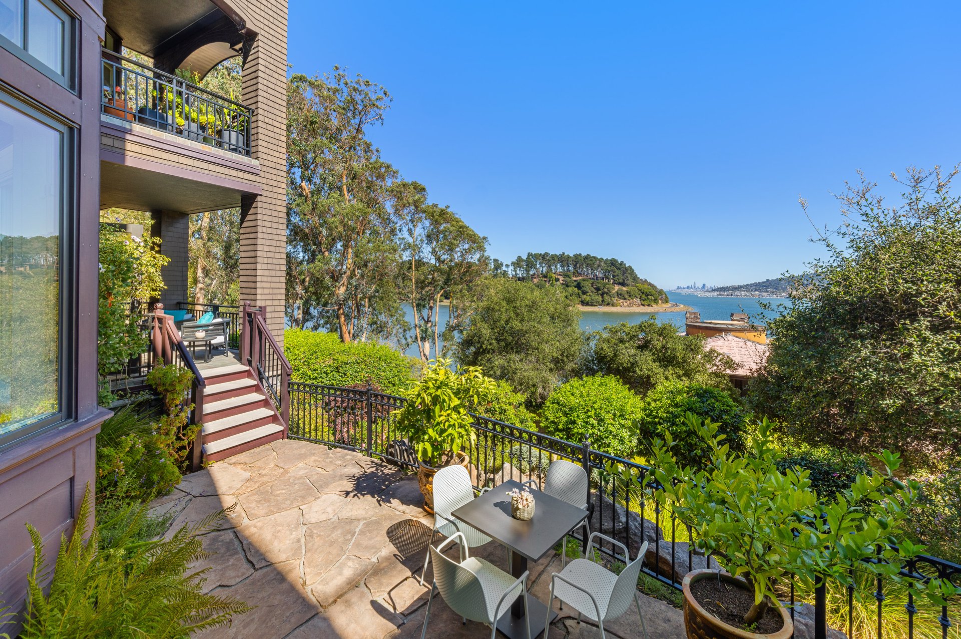62 De Silva Island Drive