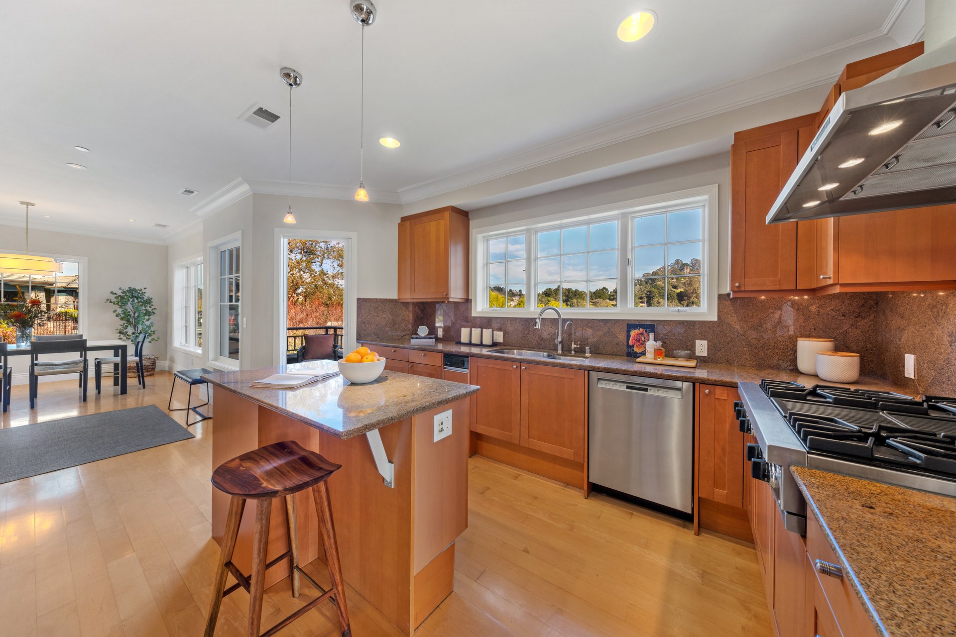 87 De Silva Island Drive