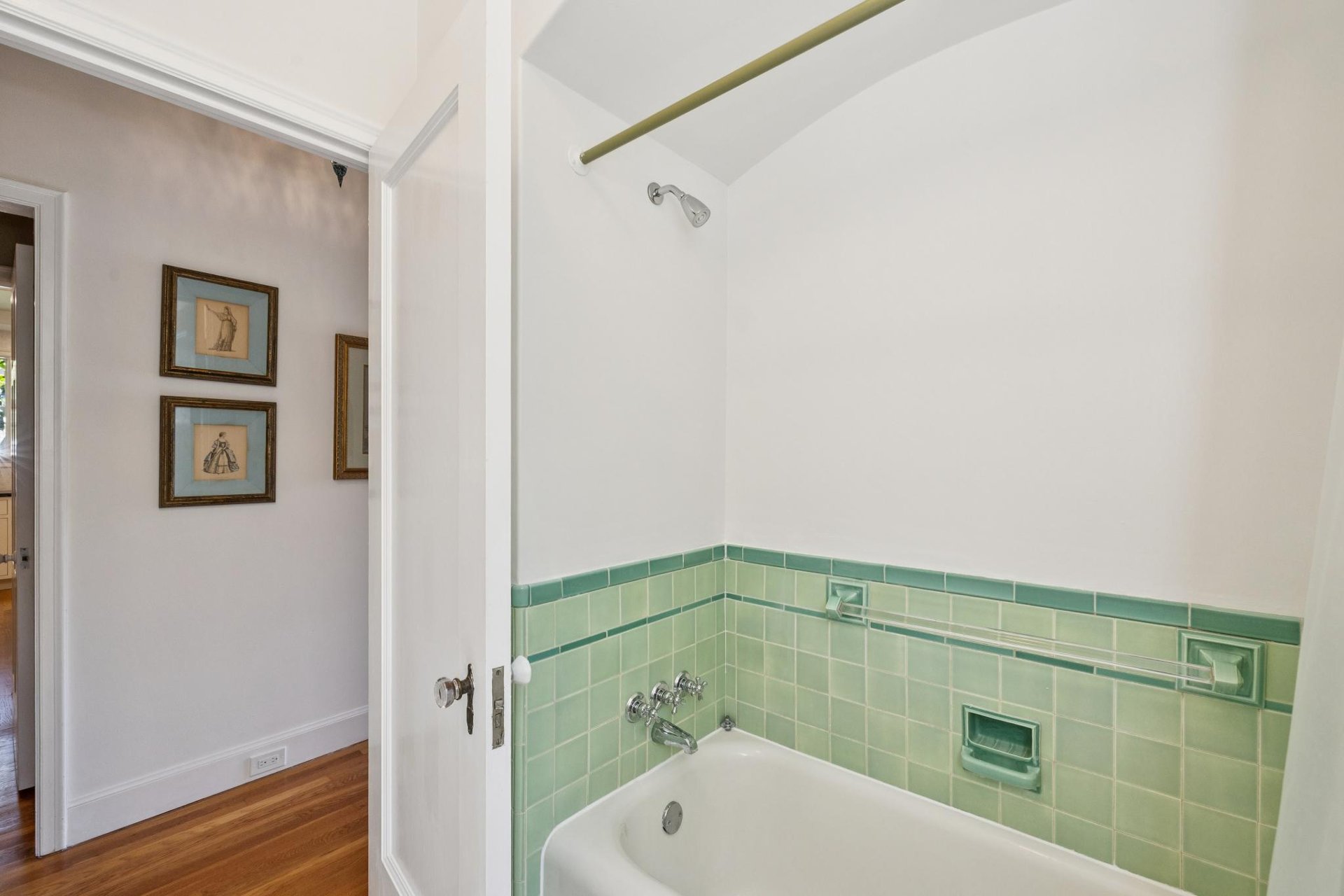 87 Forbes Avenue