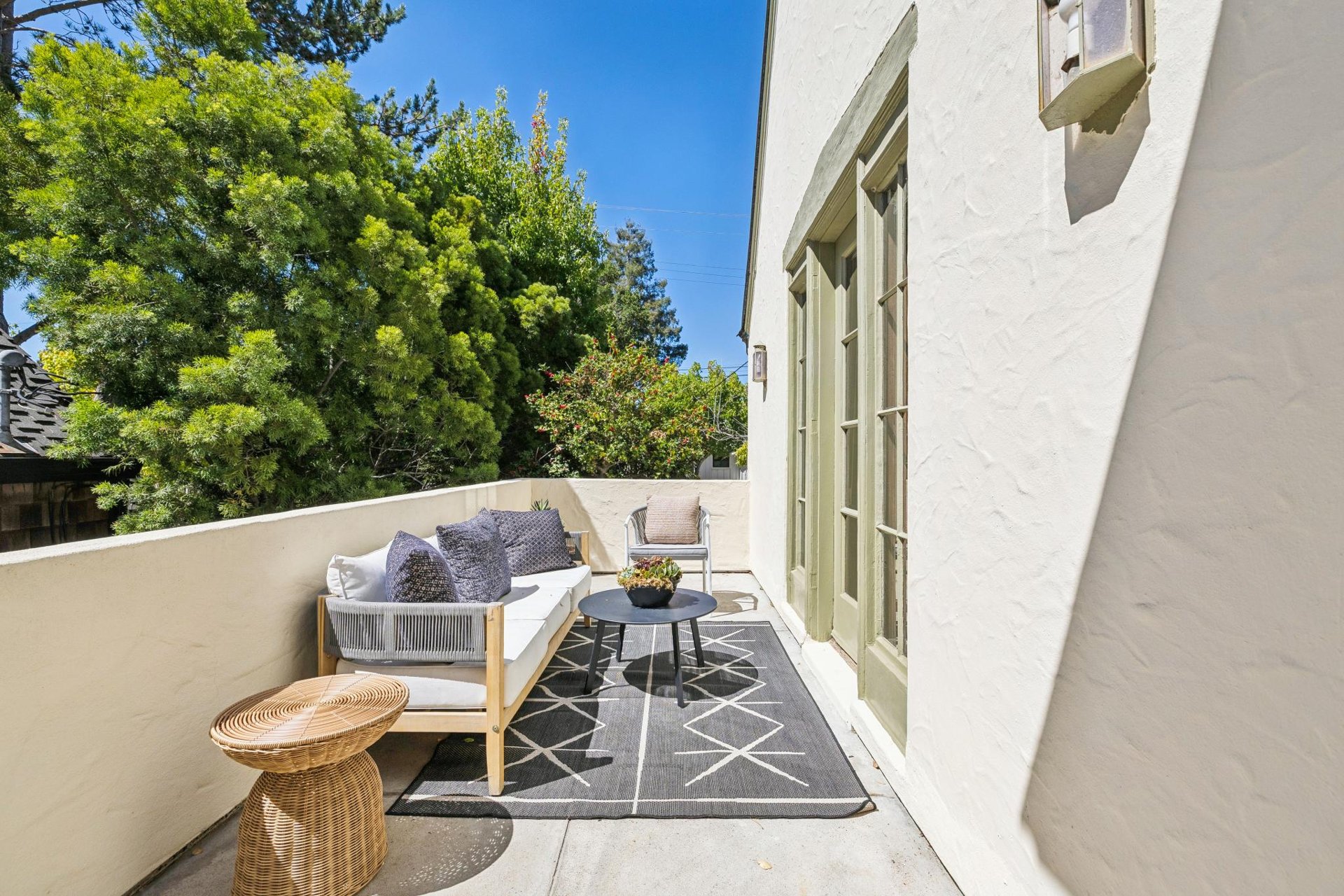 87 Forbes Avenue
