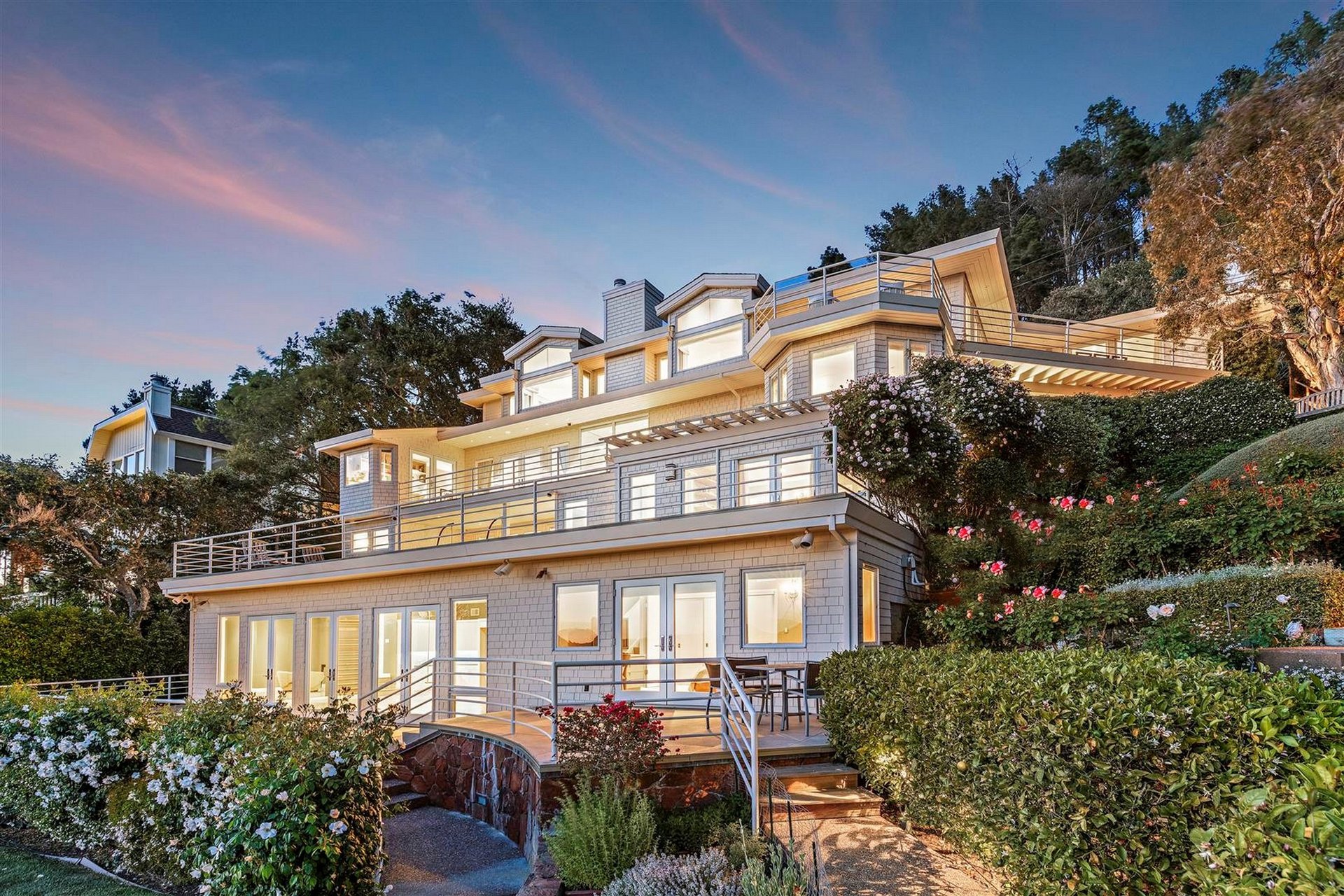 152 Hacienda Drive