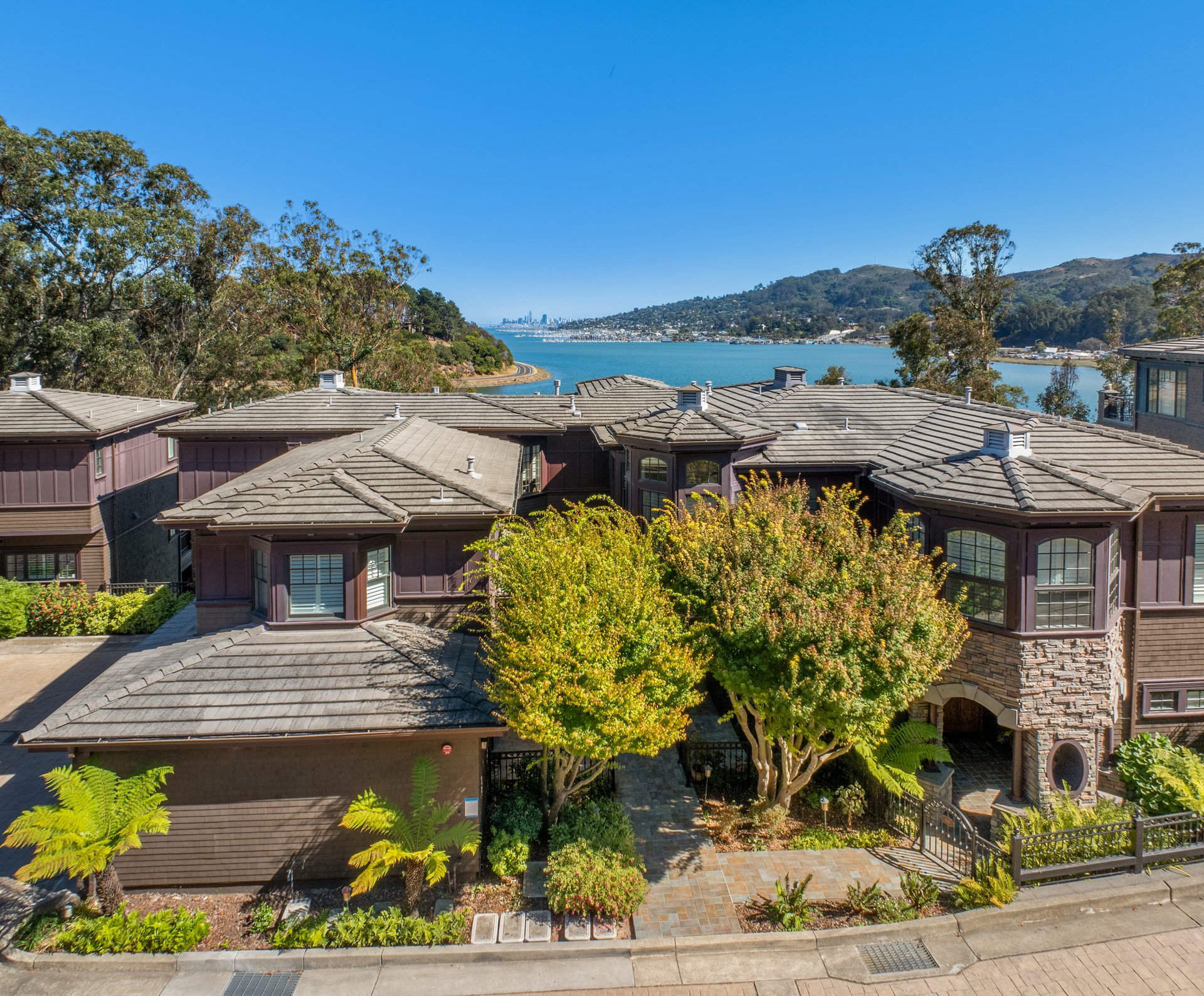 62 De Silva Island Drive