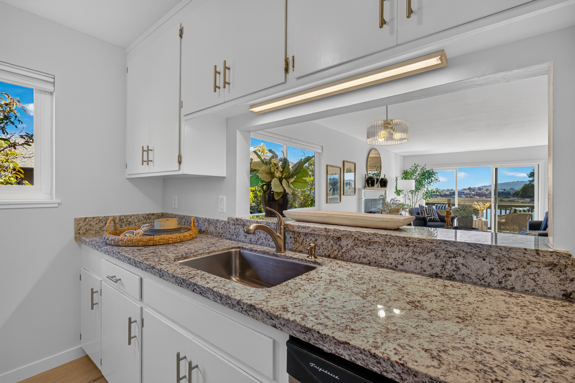 711 S Eliseo Drive