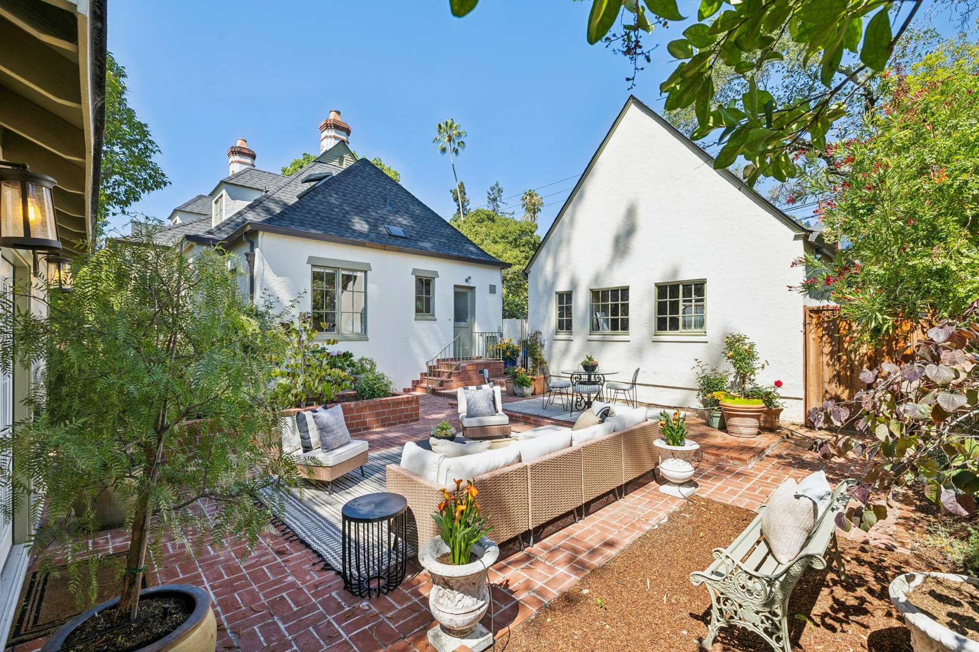 87 Forbes Avenue
