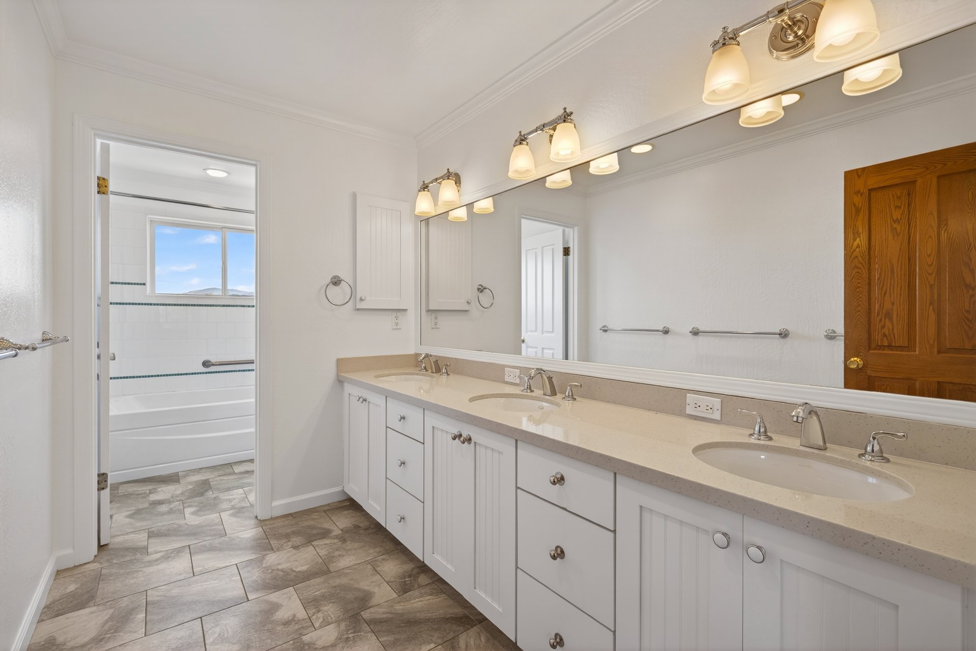 Expansive & Private Novato Estate