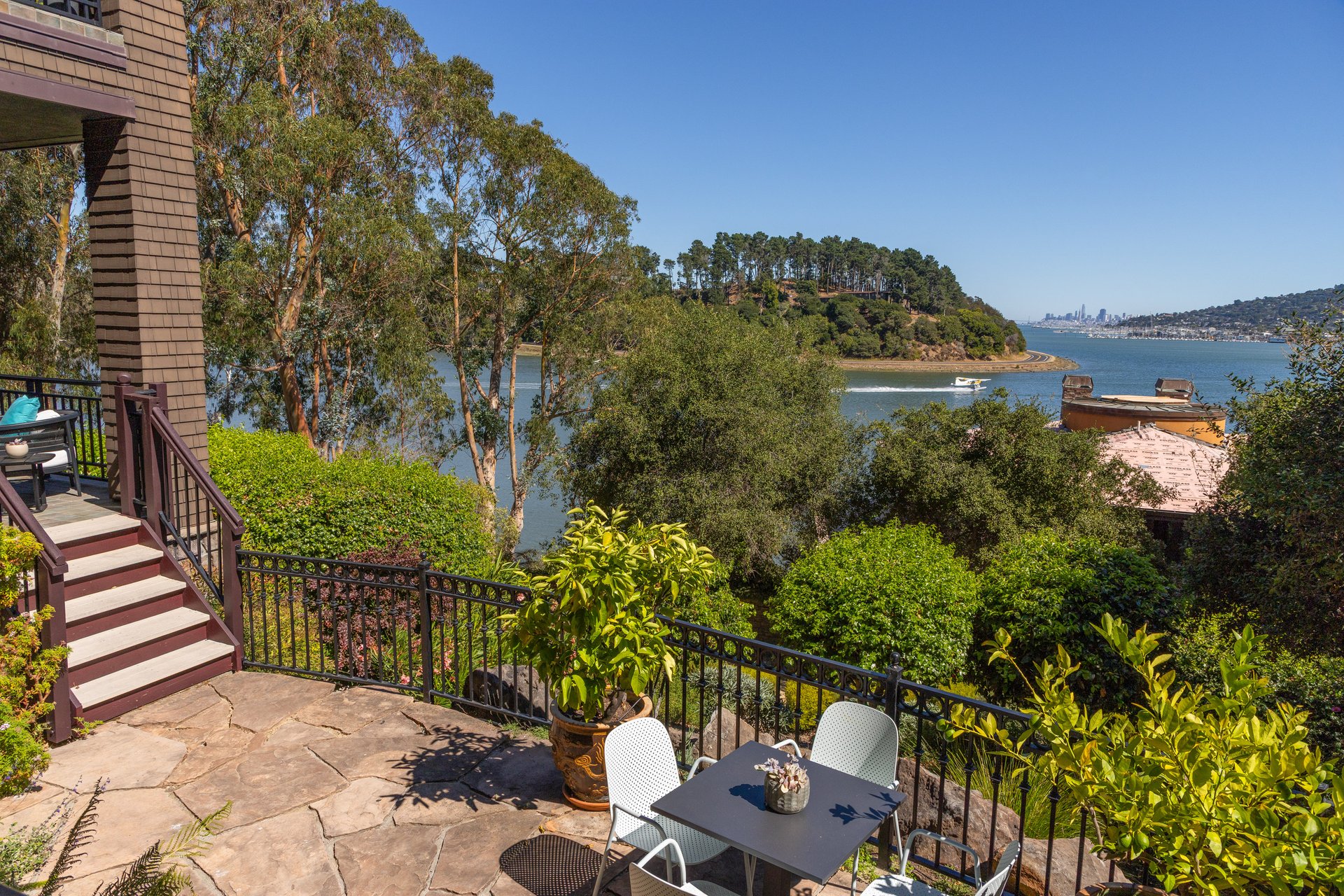 62 De Silva Island Drive