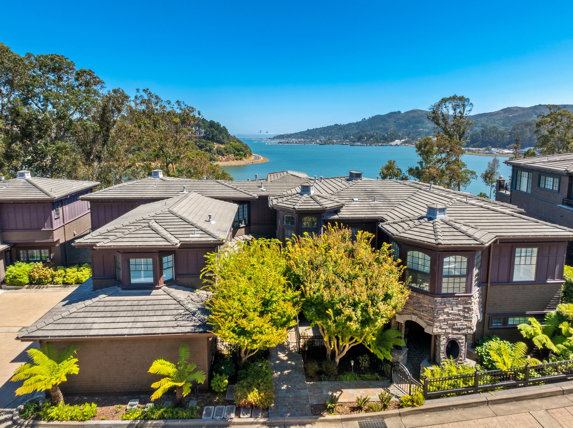 62 De Silva Island Drive