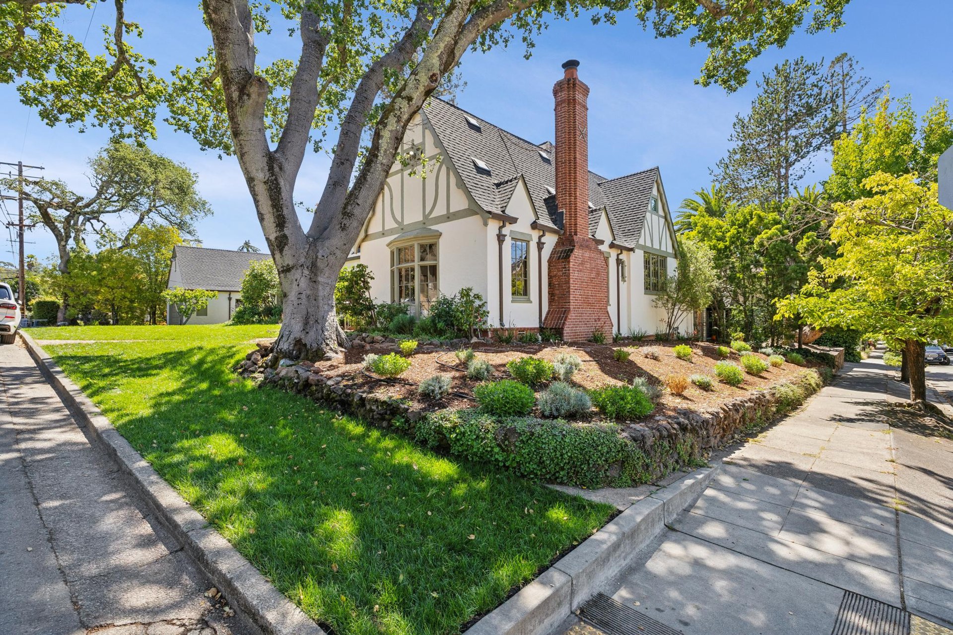 87 Forbes Avenue