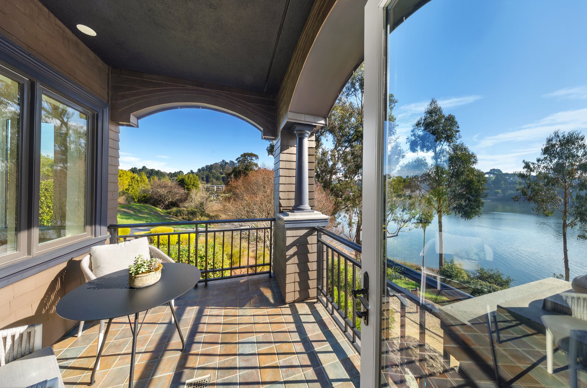 87 De Silva Island Drive