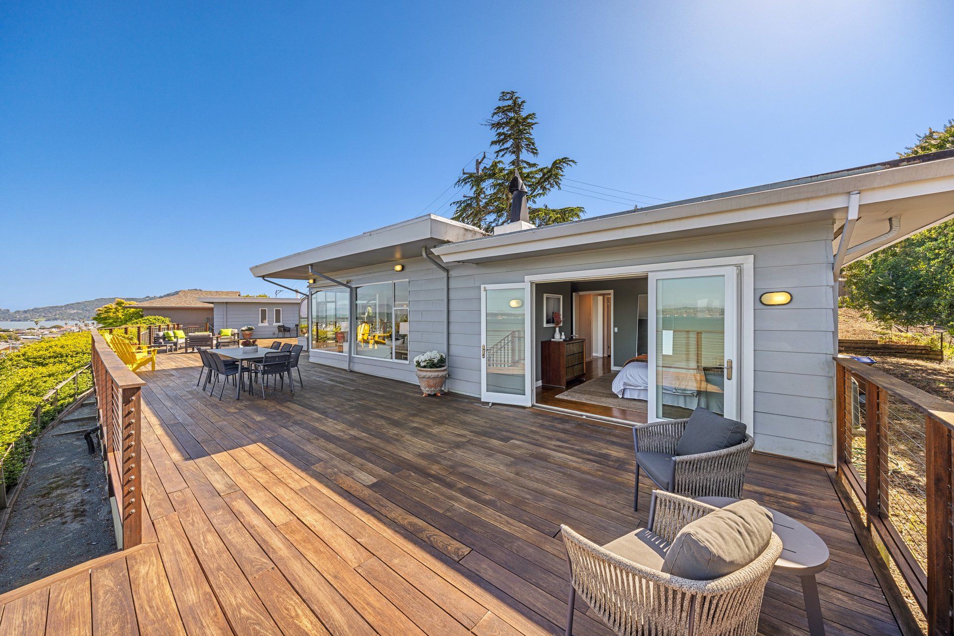 4810 Paradise Drive