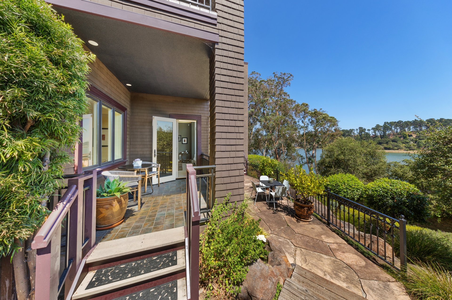 62 De Silva Island Drive