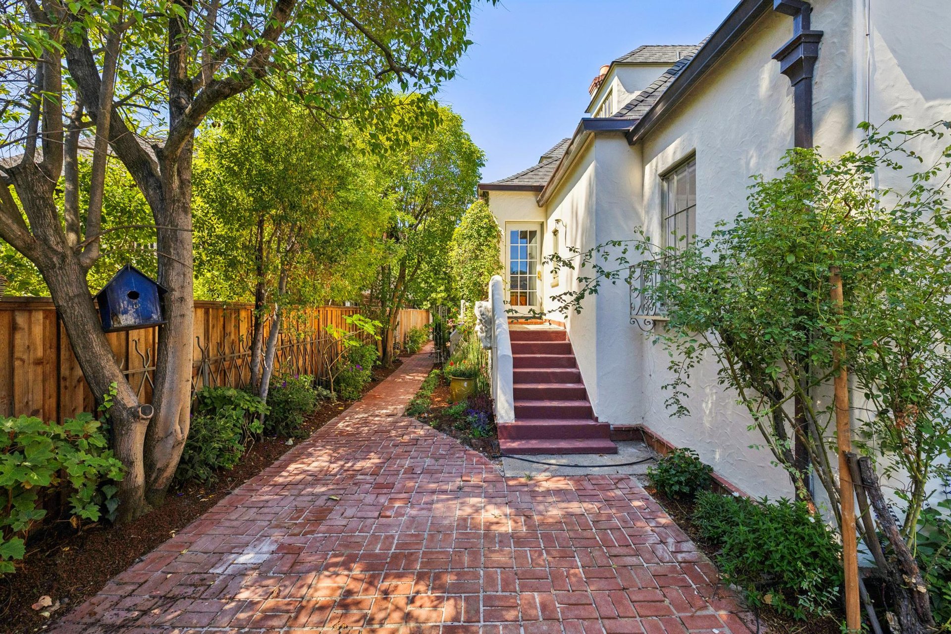 87 Forbes Avenue