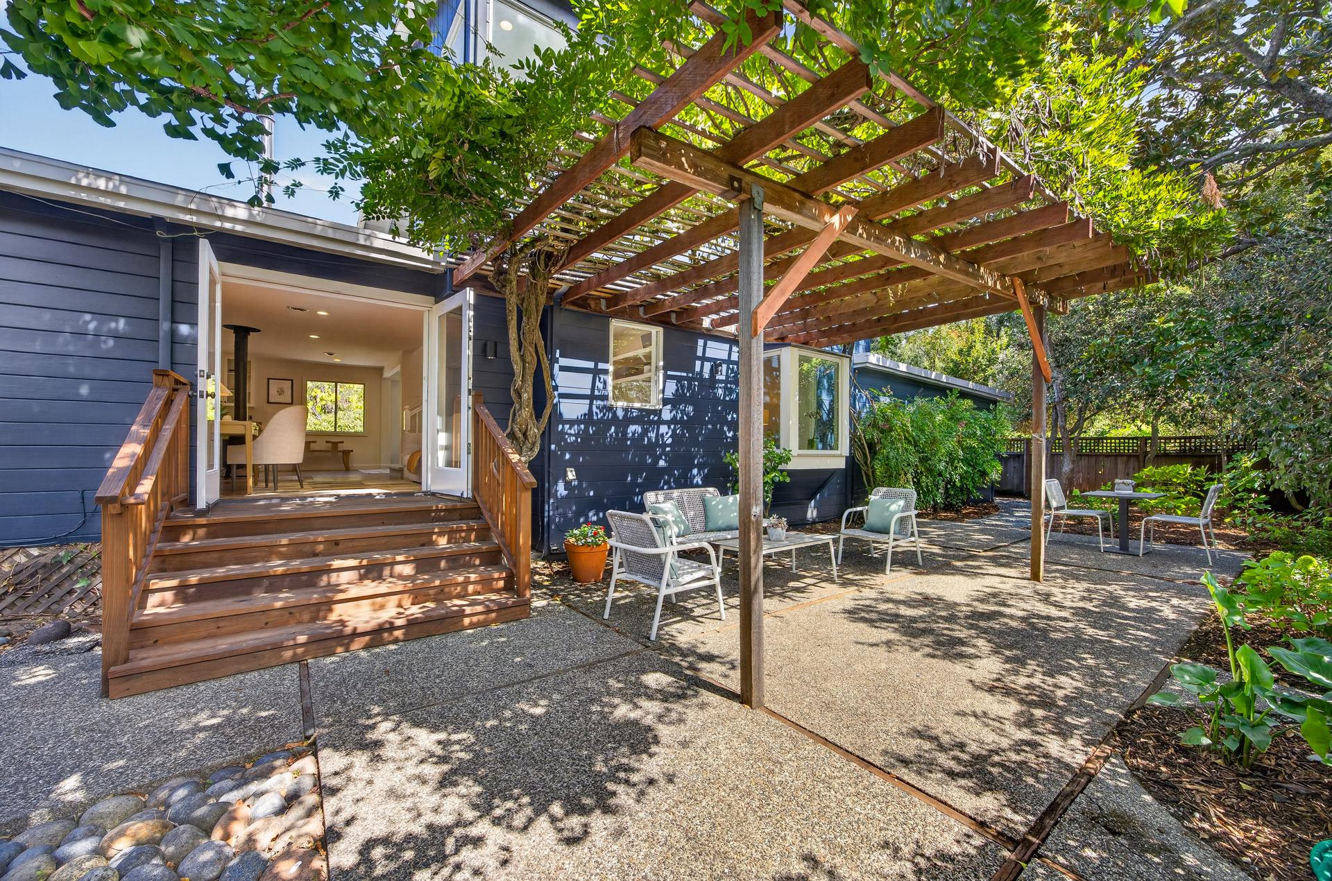 82 Shady Lane
