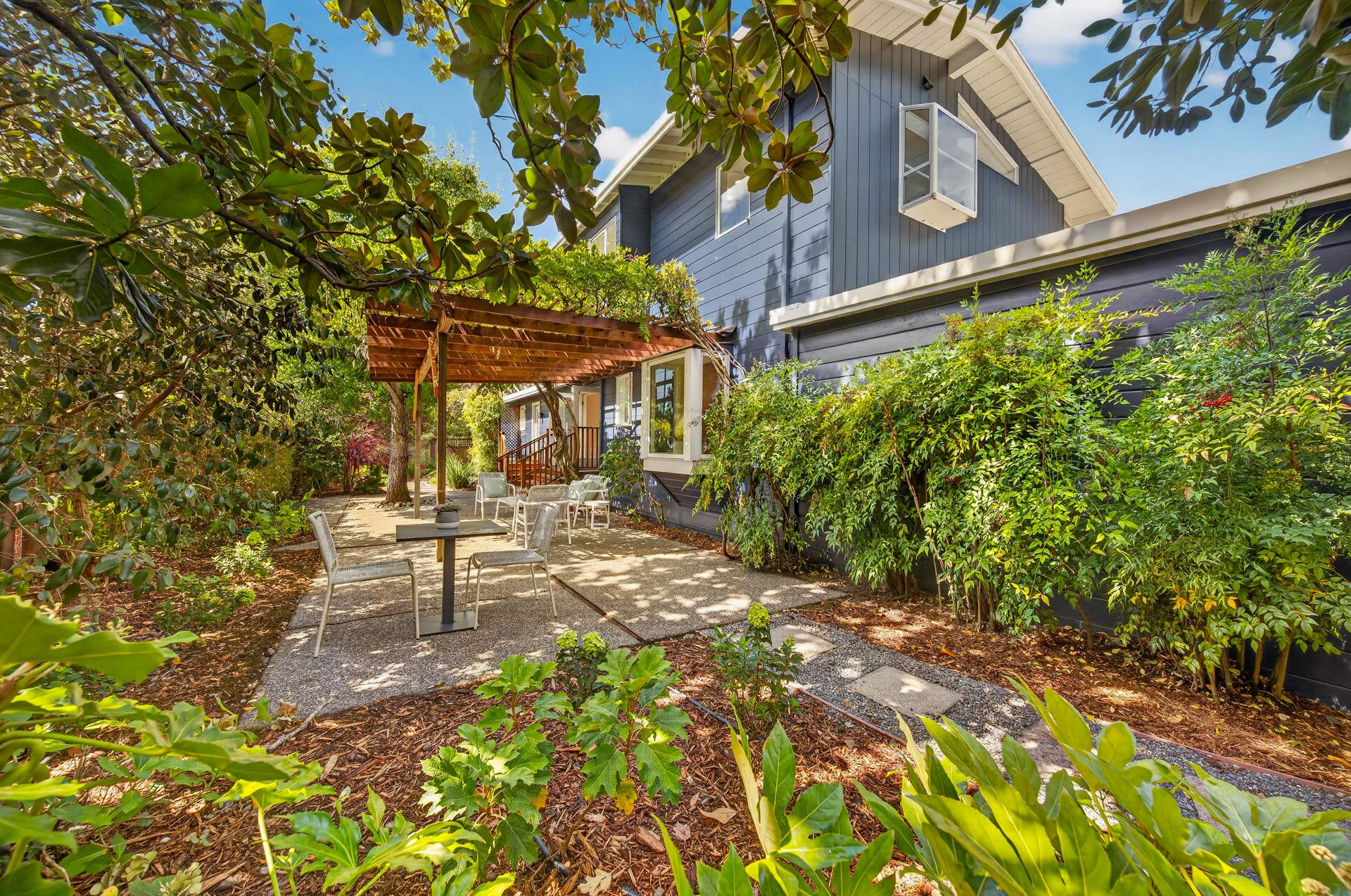 82 Shady Lane