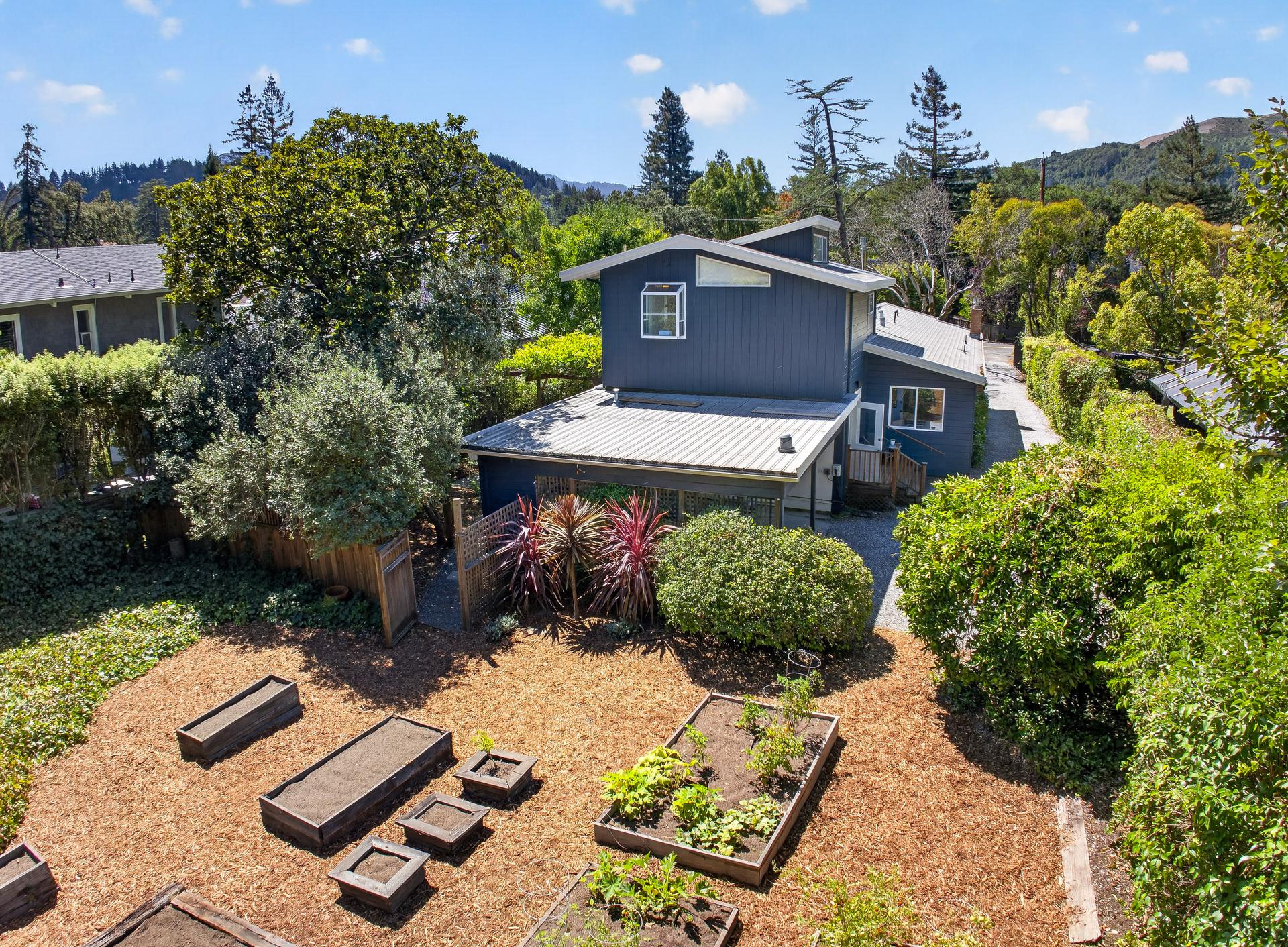82 Shady Lane