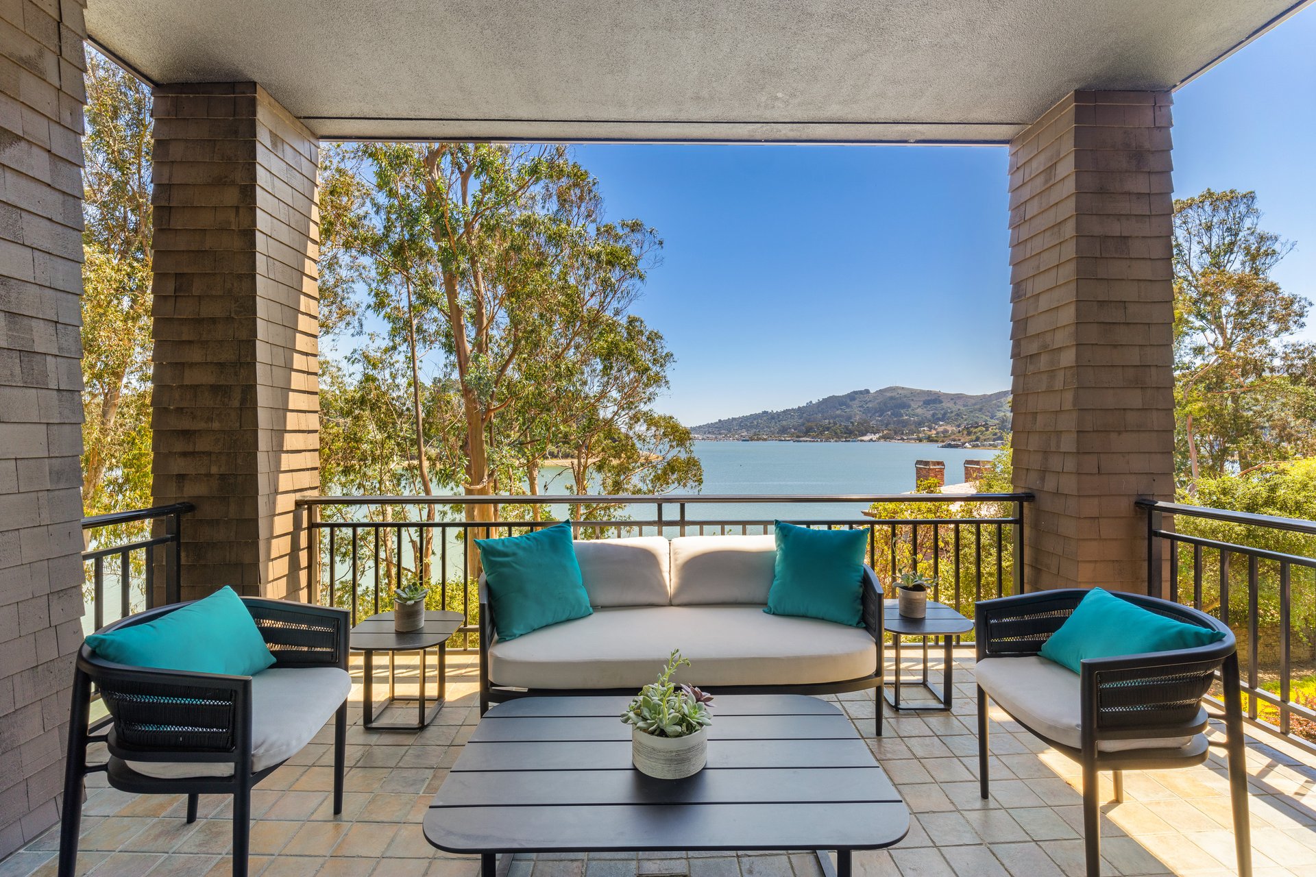 62 De Silva Island Drive
