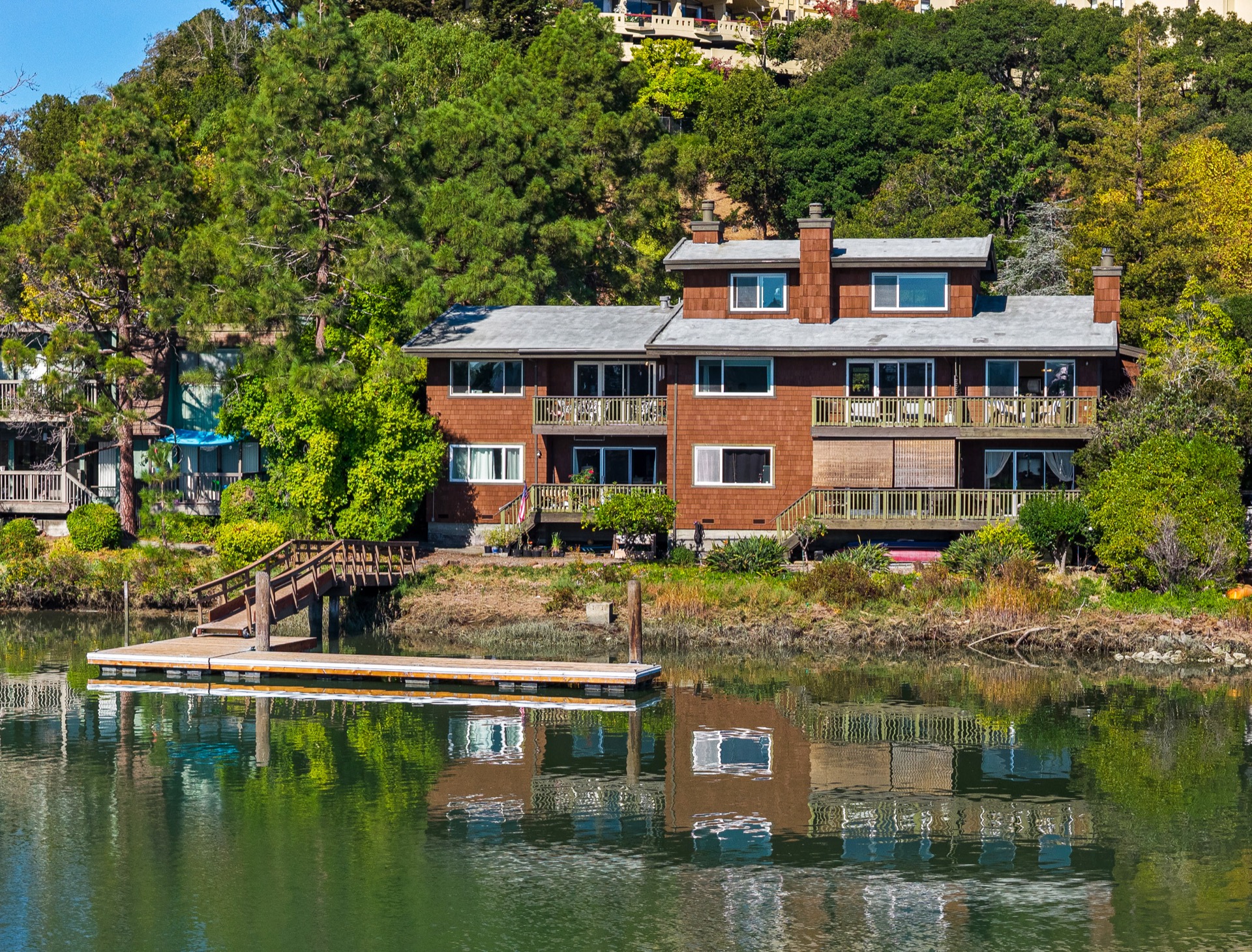 711 S Eliseo Drive