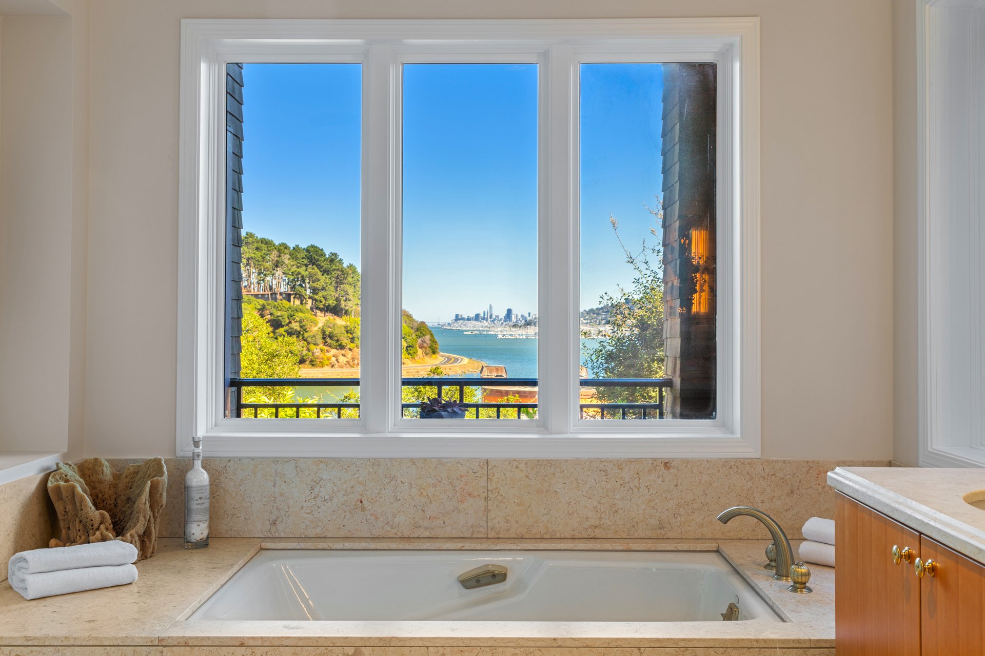 62 De Silva Island Drive