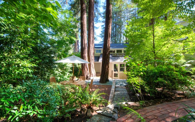 18 Woodside Way