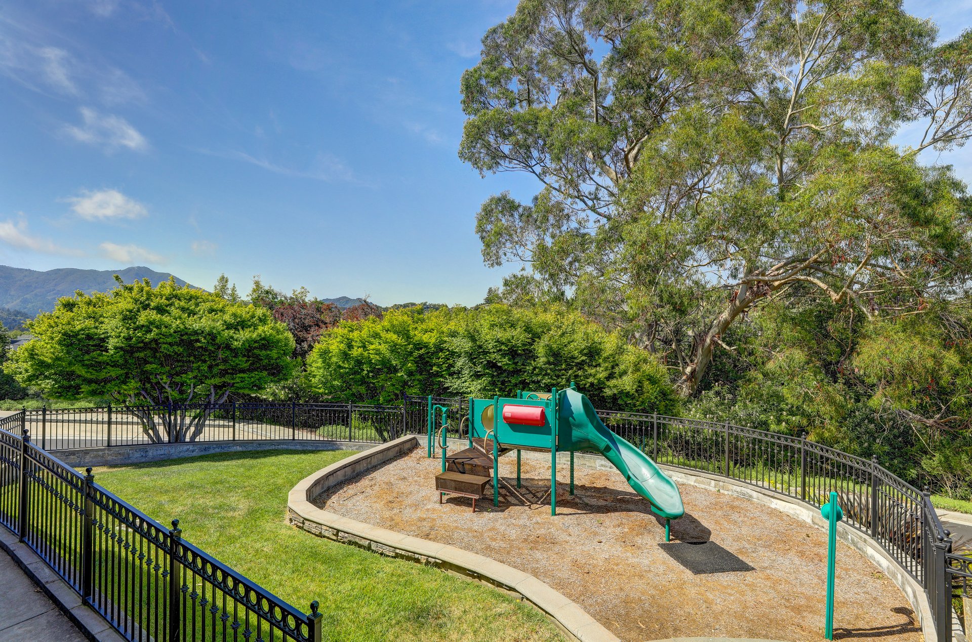 87 De Silva Island Drive