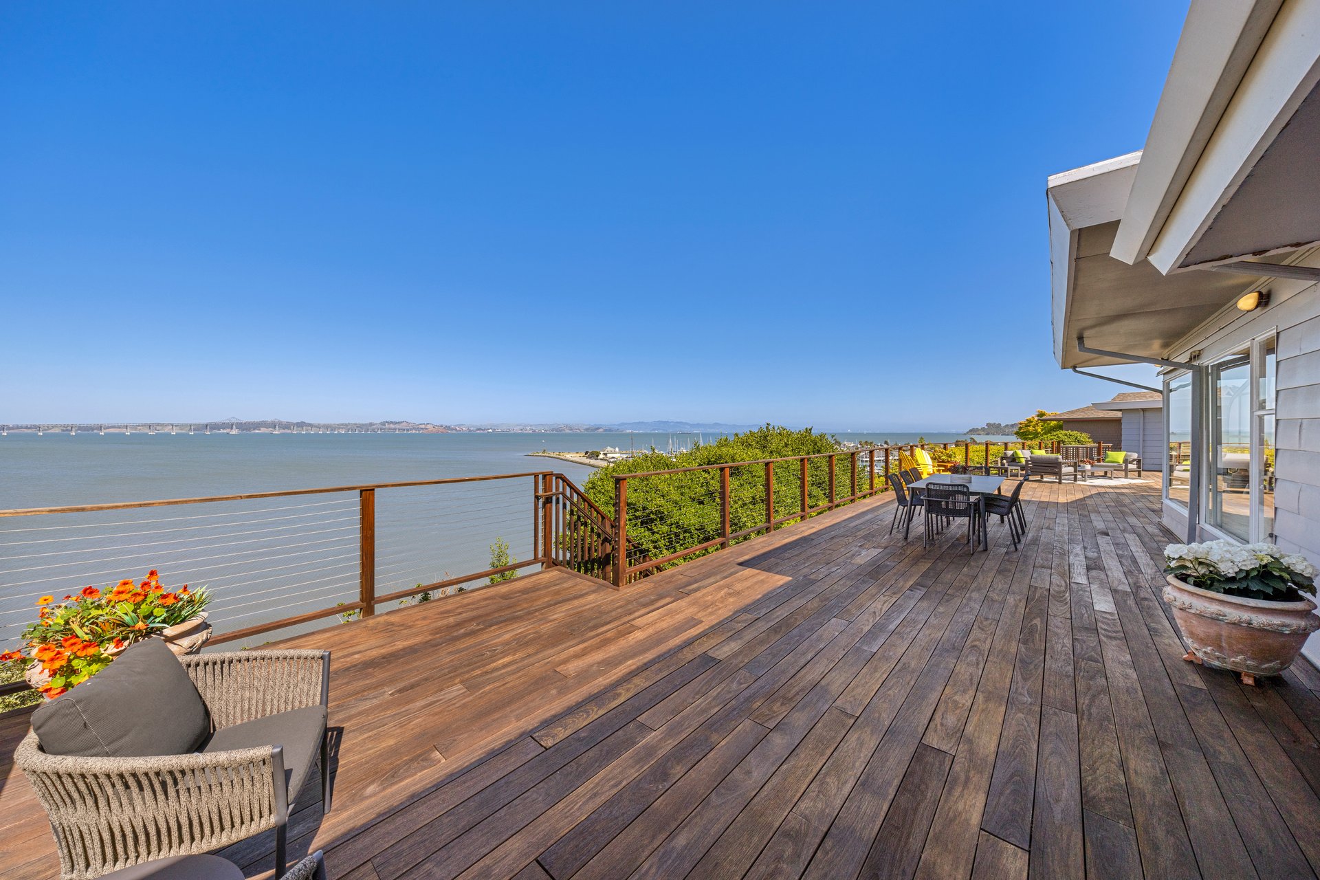 4810 Paradise Drive