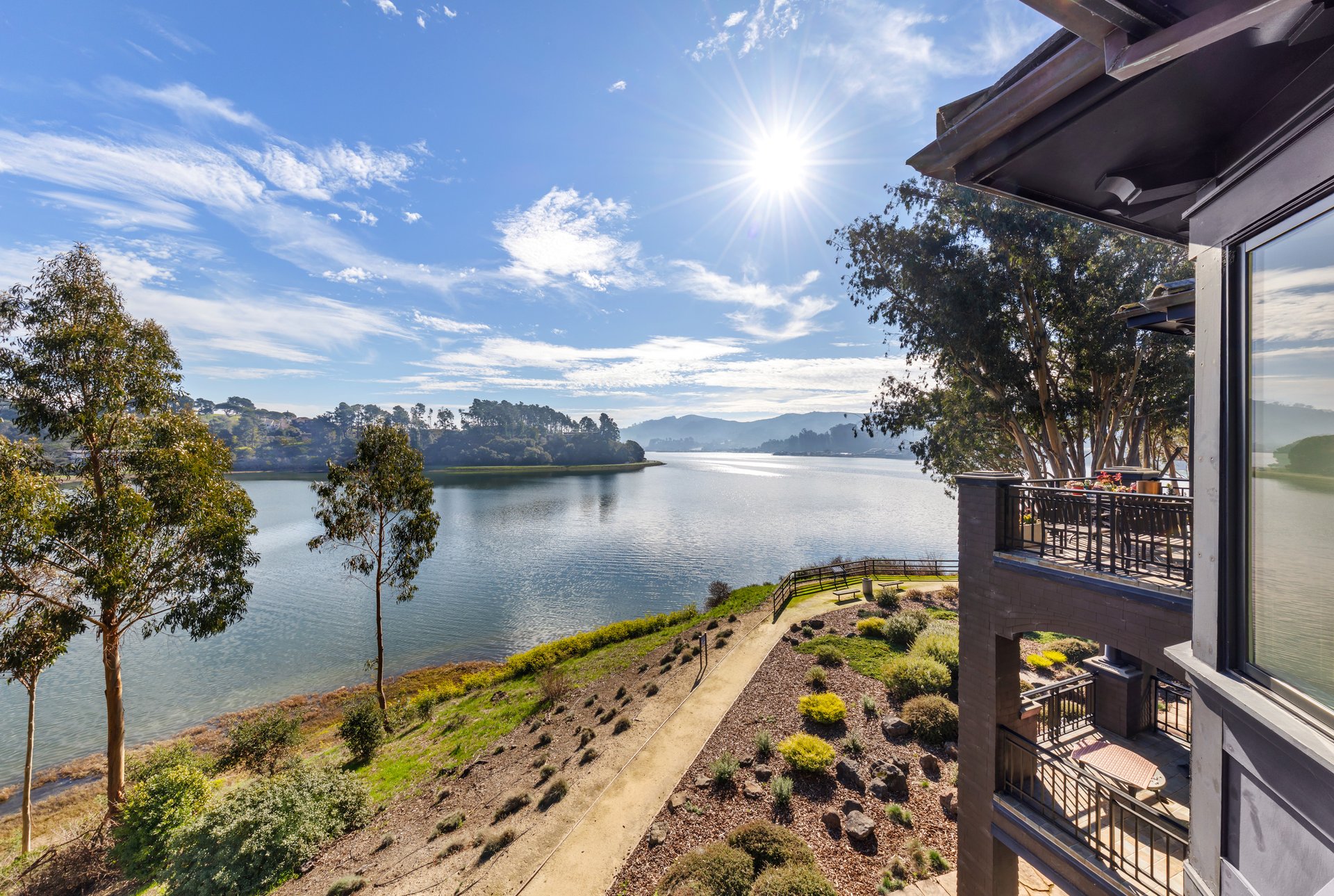 87 De Silva Island Drive