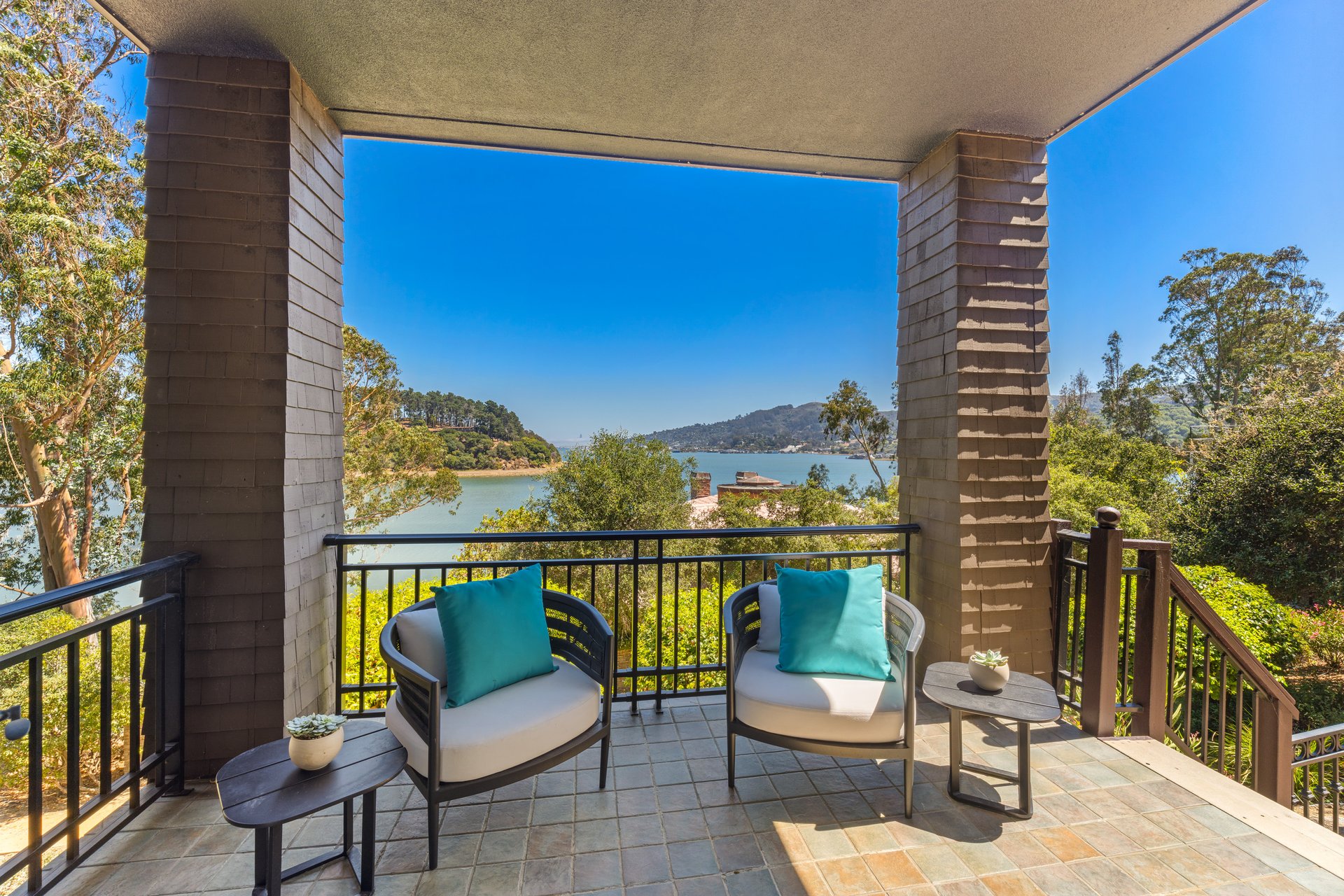 62 De Silva Island Drive