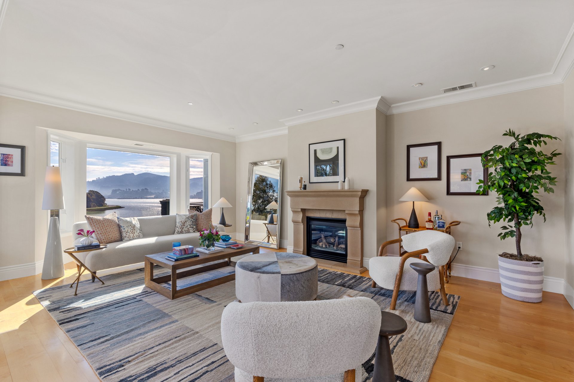 87 De Silva Island Drive