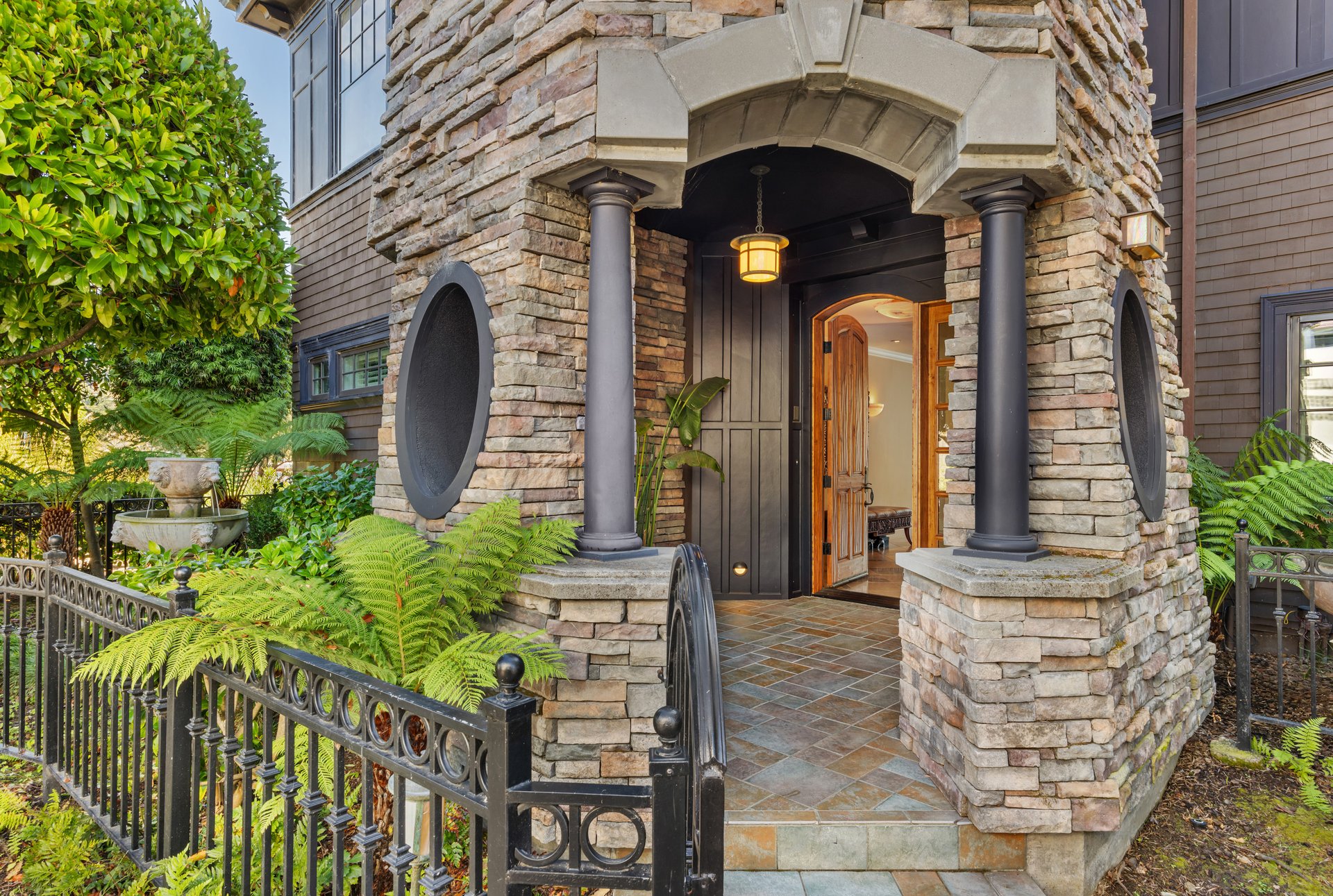 87 De Silva Island Drive