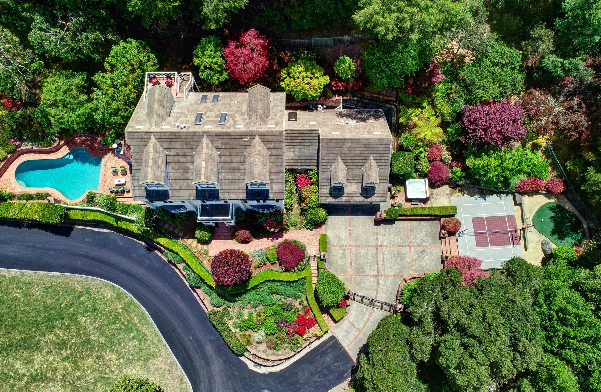 4881 Paradise Drive