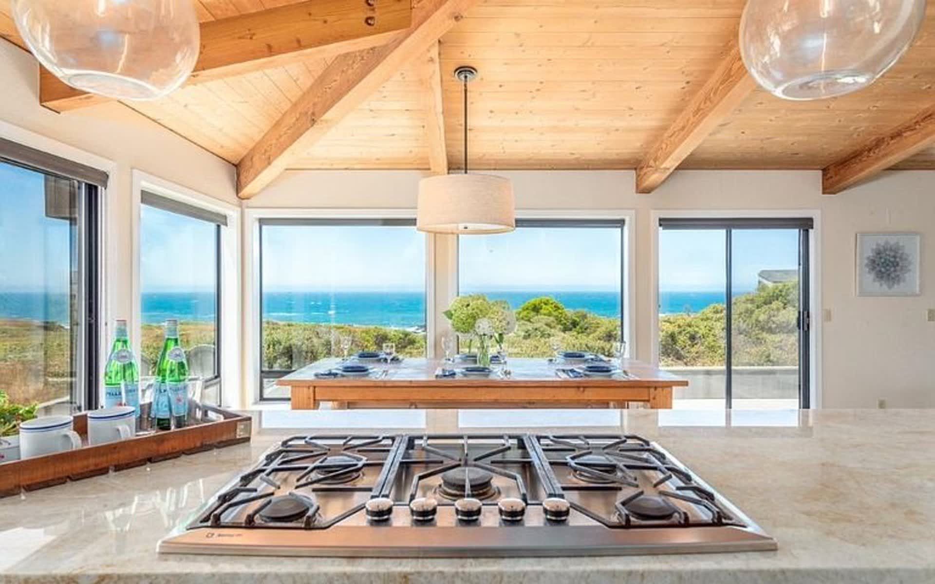 140 Cabrillo Close