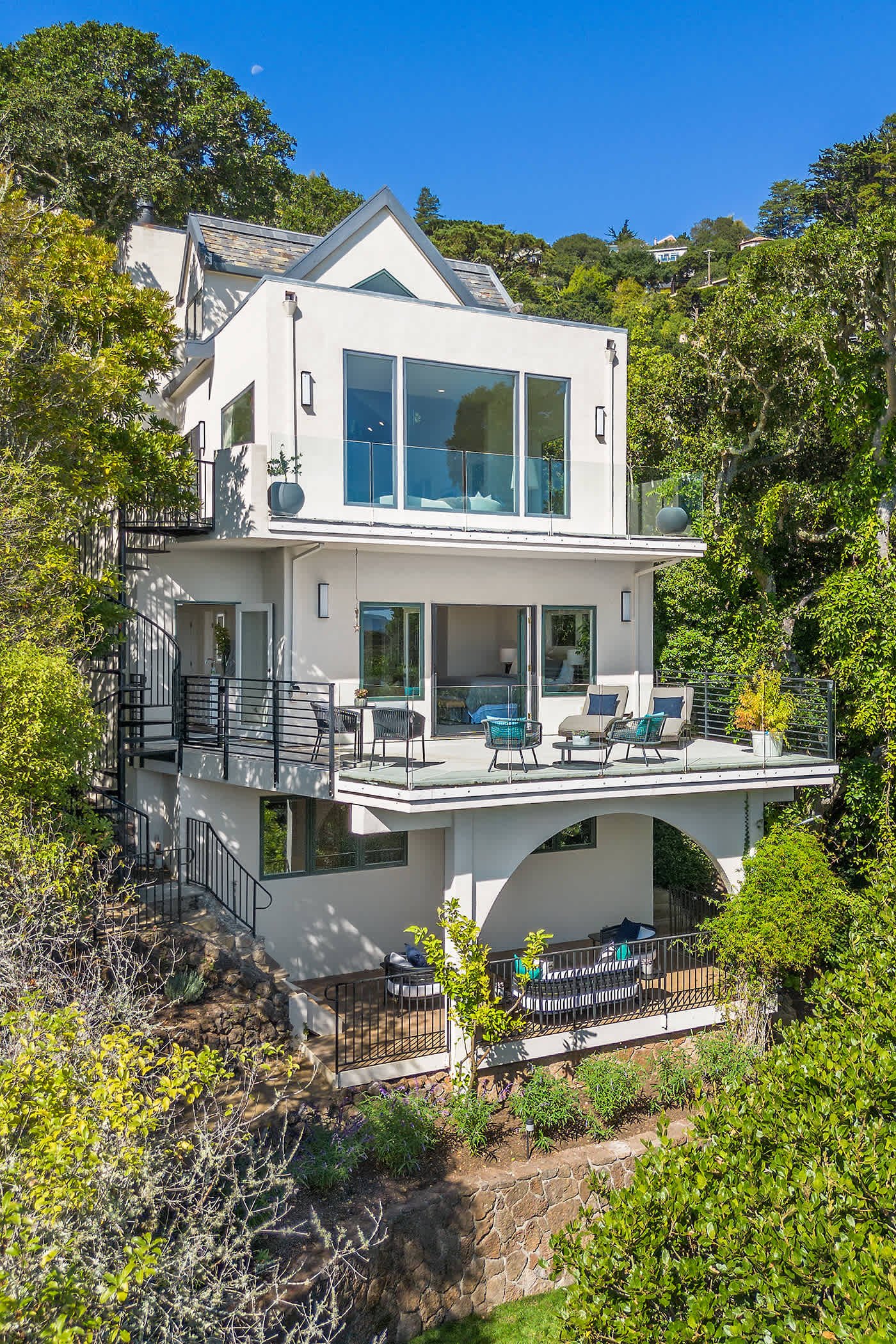 164 Crescent Avenue