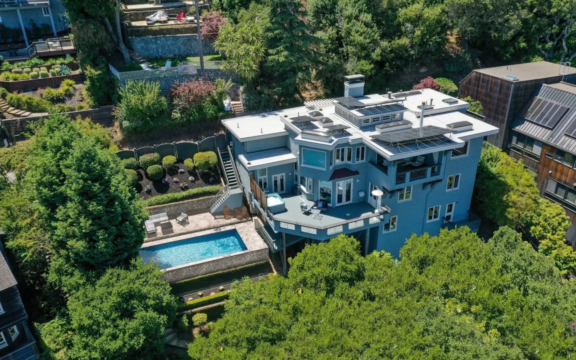 240 Bayview Avenue