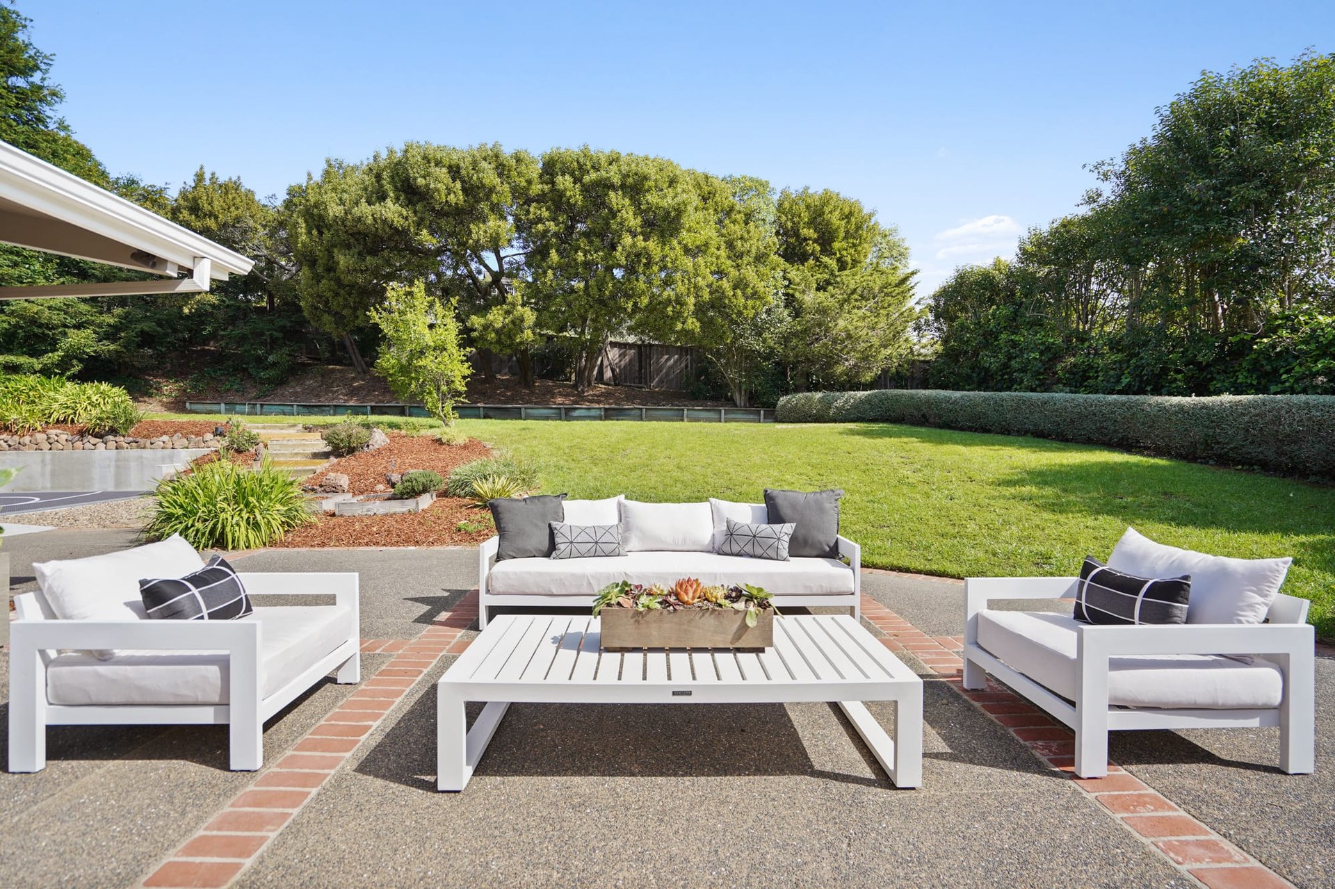 110 Lochinvar Road