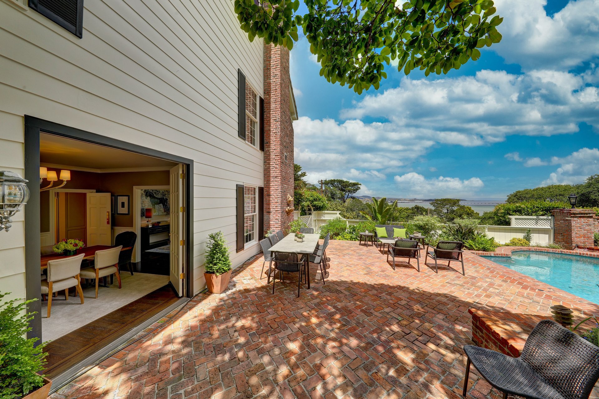 4881 Paradise Drive