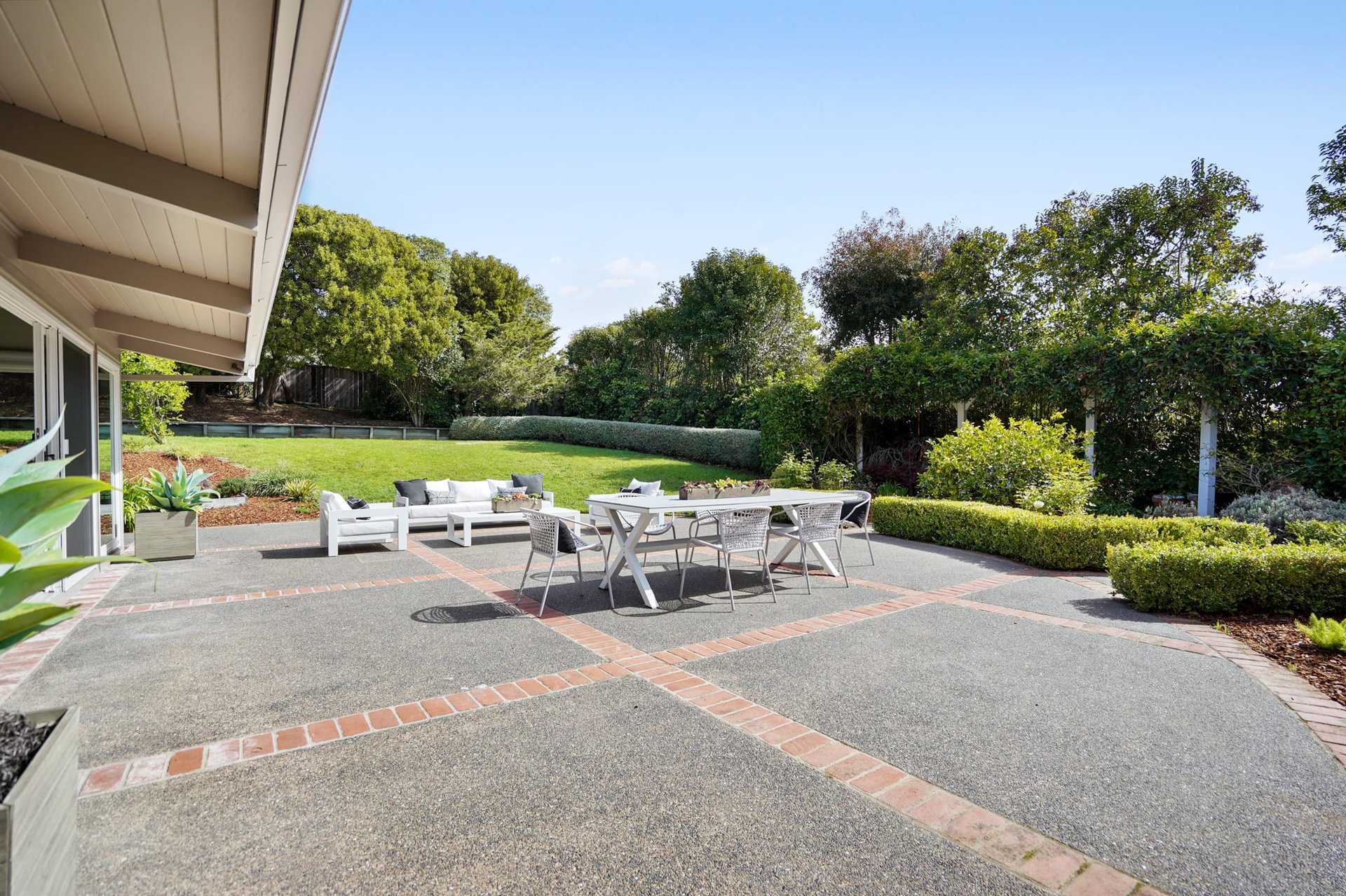 110 Lochinvar Road